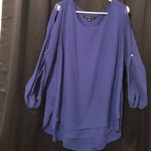 Woman’s cold shoulder top